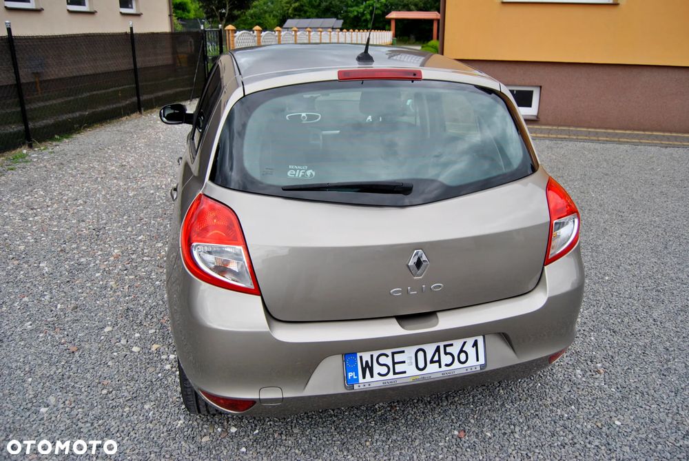 Renault Clio 1.2 16V Limited EU6 - 16