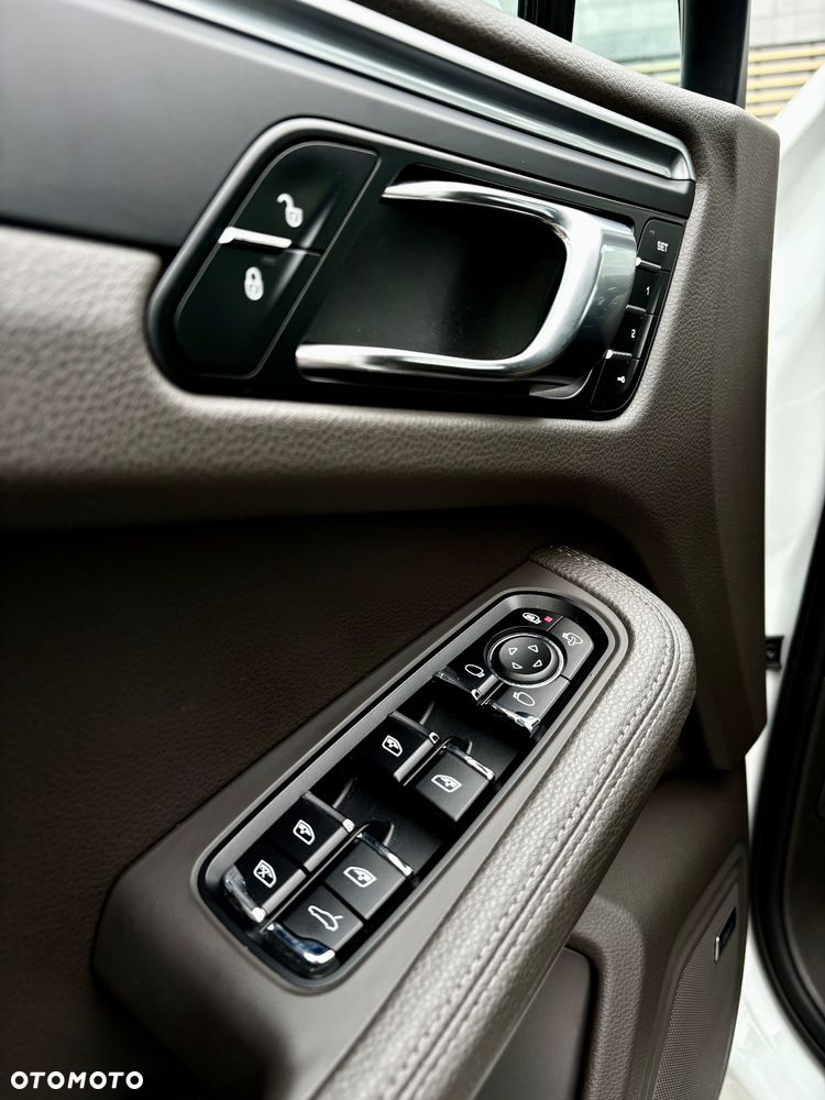 Porsche Macan - 14