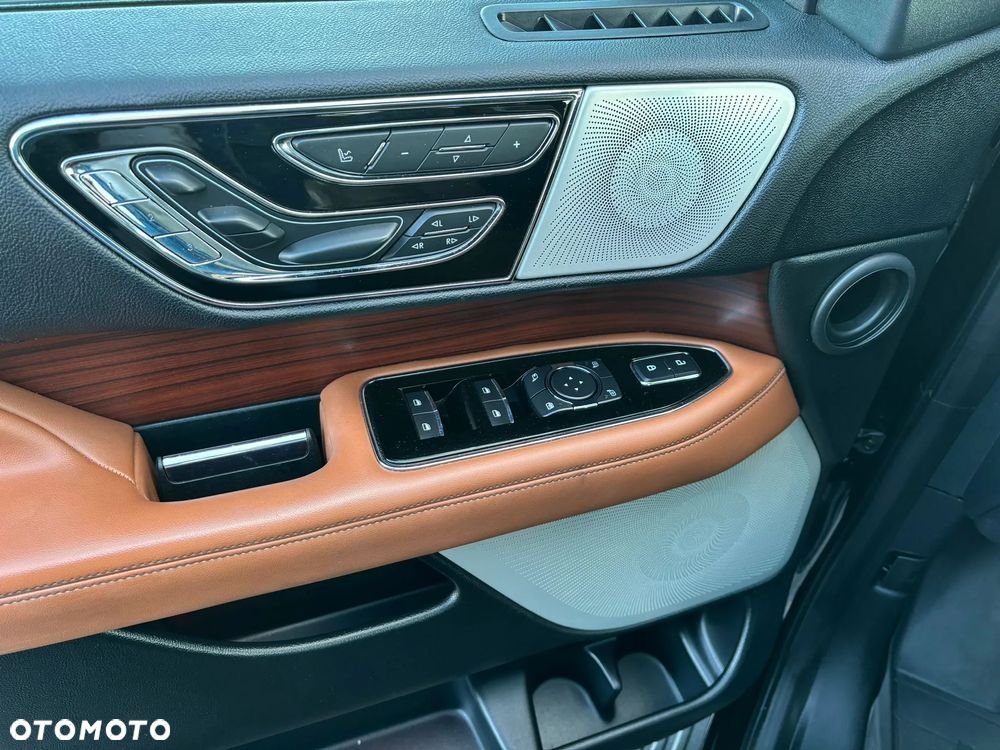 Lincoln Navigator - 10