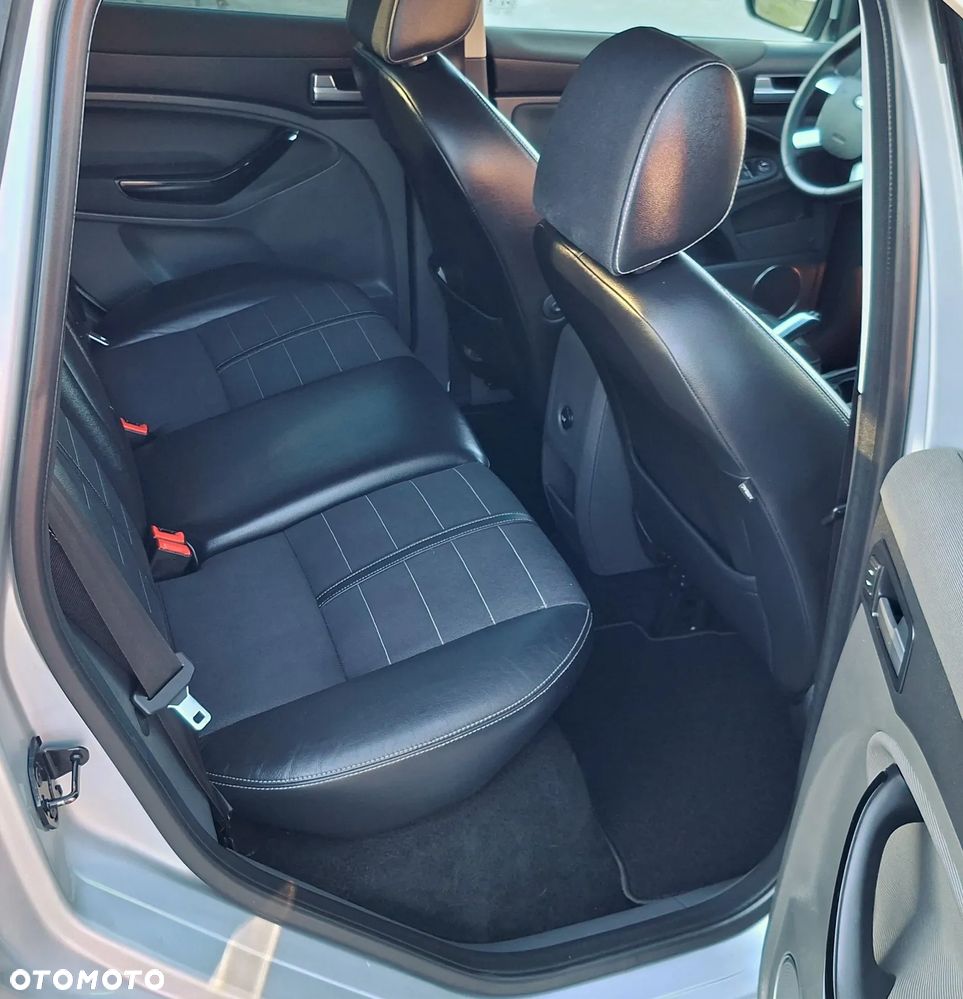 Ford Kuga 2.0 TDCi 4x4 Titanium - 22