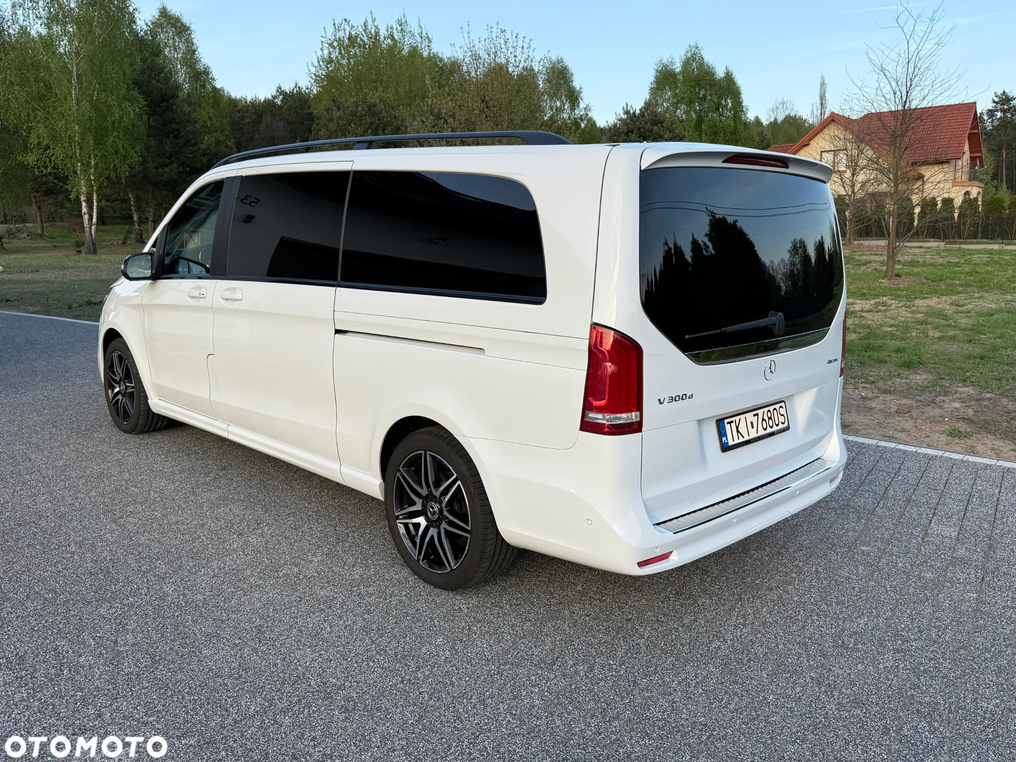 Mercedes-Benz Klasa V 300 d 4-Matic 9G-Tronic (ekstra d³) - 13