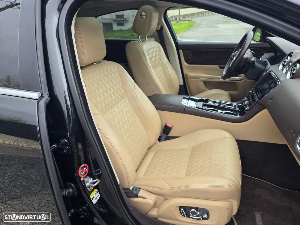Jaguar XJ 3.0 D V6 Premium Luxury - 13