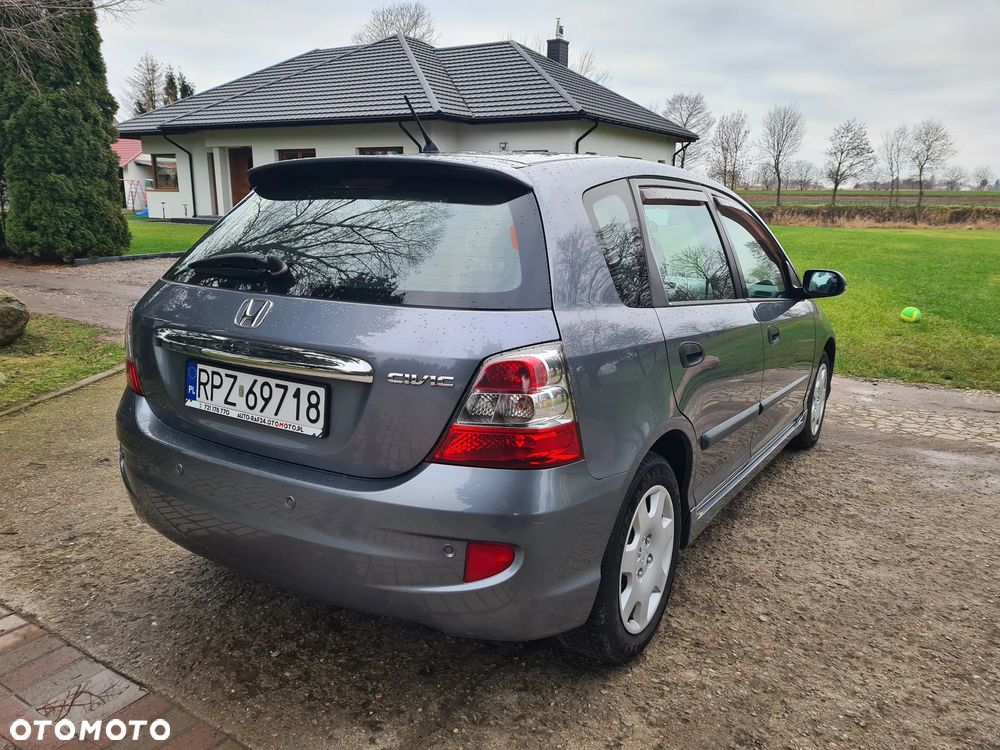 Honda Civic 1.6i ES - 9