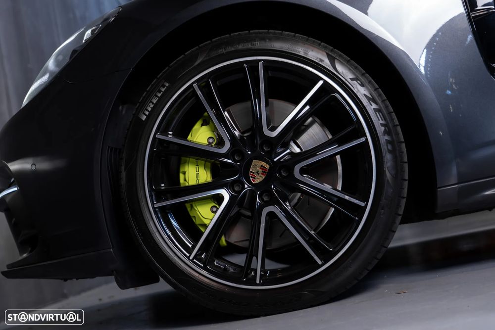 Porsche Panamera Sport Turismo - 3