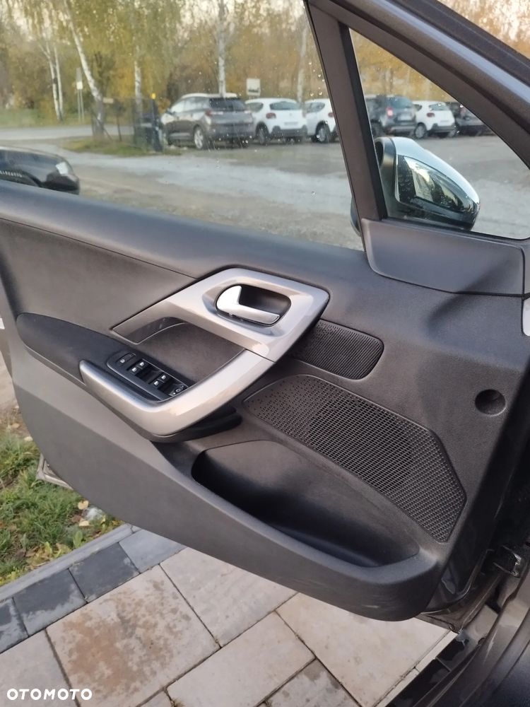 Peugeot 2008 - 15
