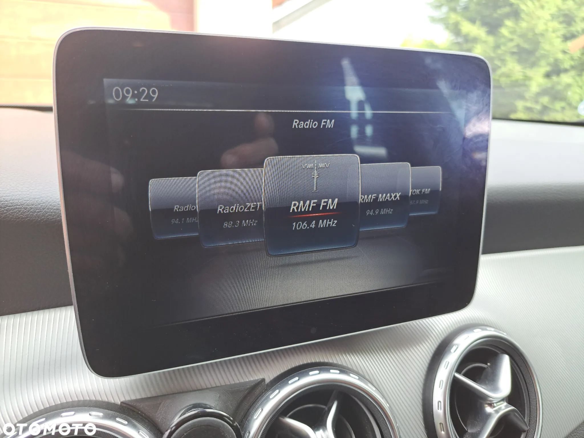 Mercedes-Benz GLA 180 UrbanStyle Edition - 21
