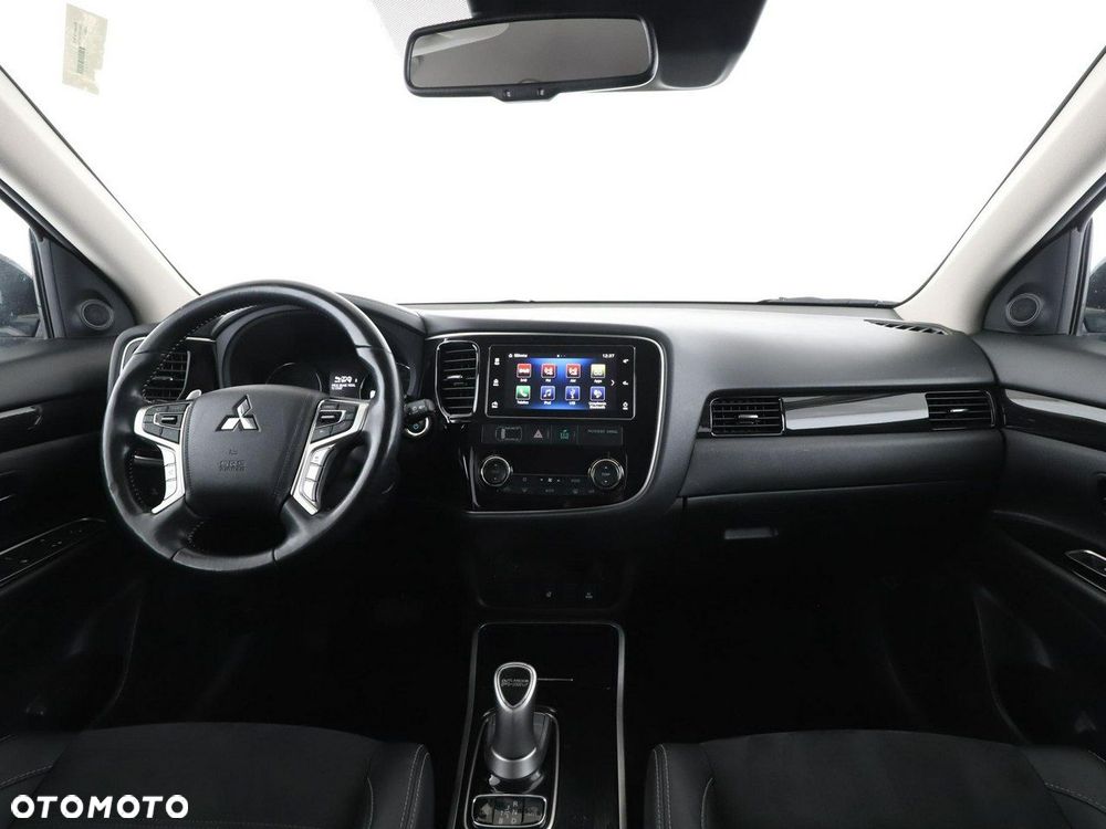Mitsubishi Outlander - 16