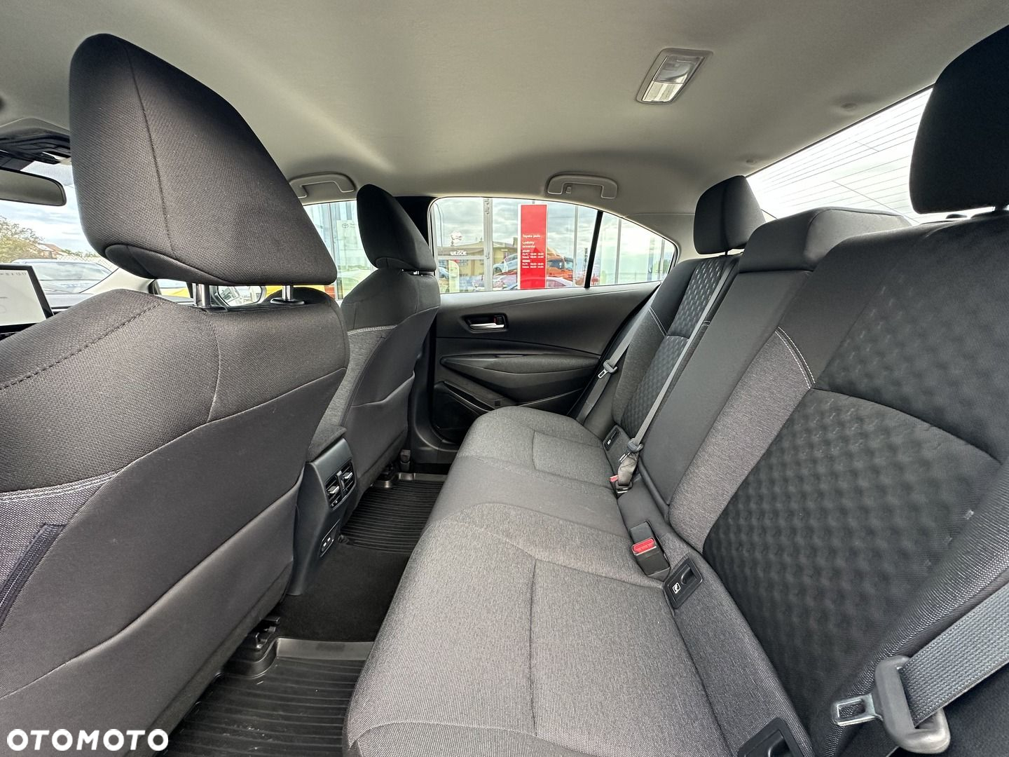 Toyota Corolla 1.8 Hybrid Comfort - 11