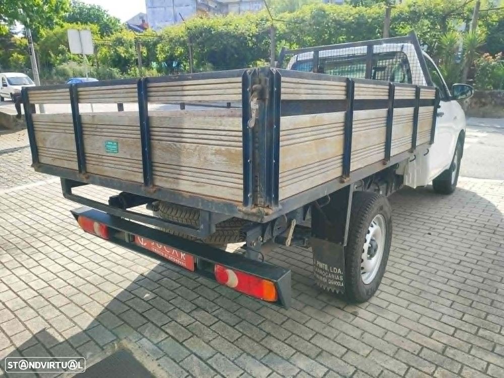 Toyota Hilux - 10
