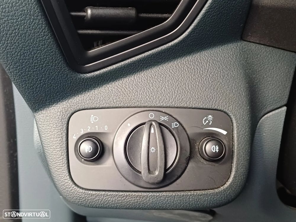 Ford C-Max 1.6 TDCi S&S Titanium - 19