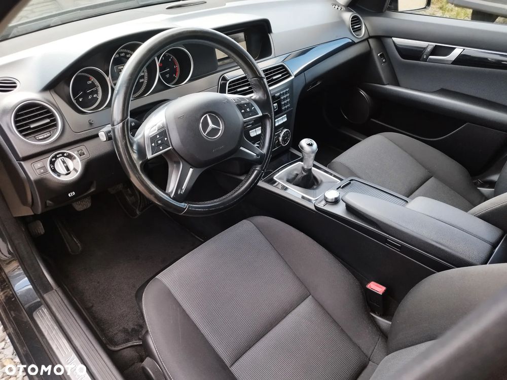 Mercedes-Benz Klasa C 200 CDI BlueEff Avantgarde - 14