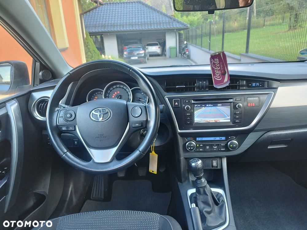 Toyota Auris 1.6 Valvematic Executive - 16