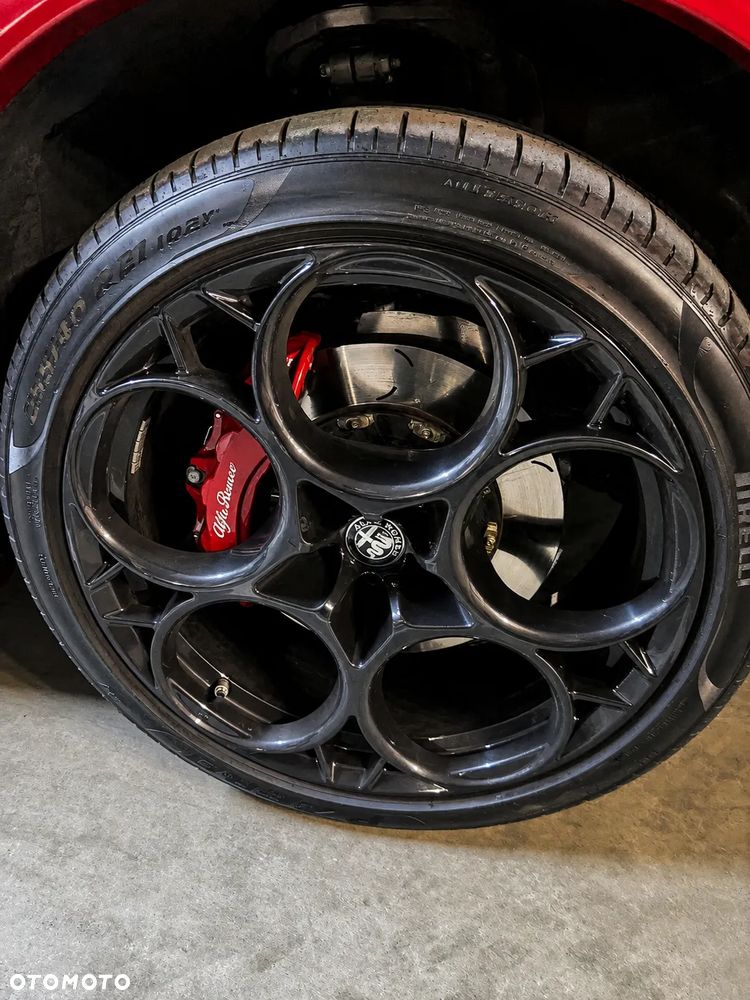 Alfa Romeo Stelvio - 8