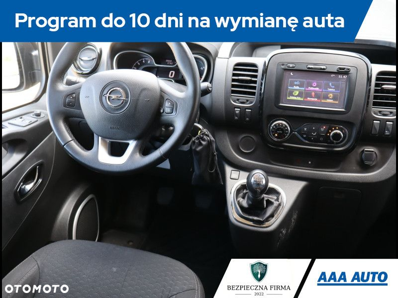 Opel Vivaro - 8