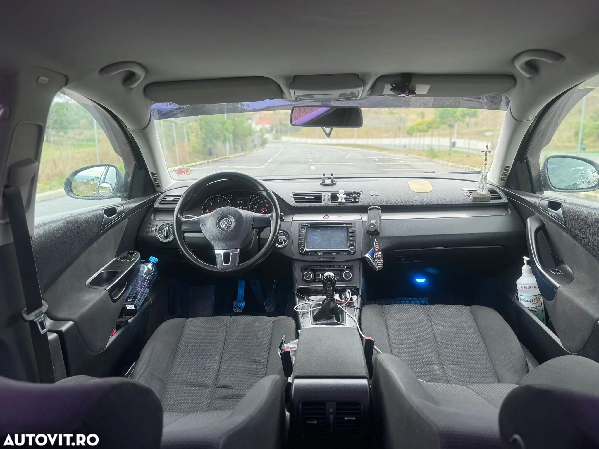 Volkswagen Passat - 4