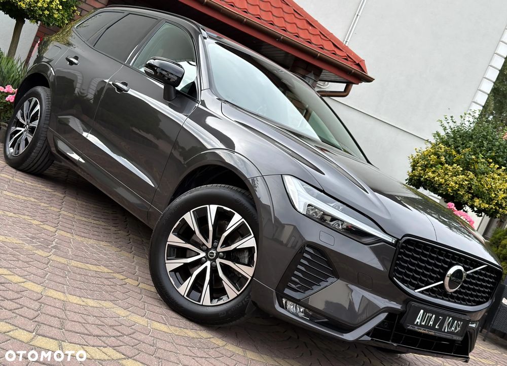 Volvo XC 60 B4 D AWD Plus Dark - 3