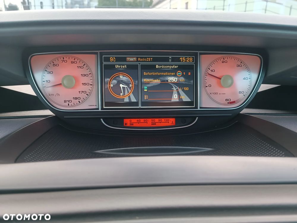 Peugeot 807 HDi 135 Premium - 20