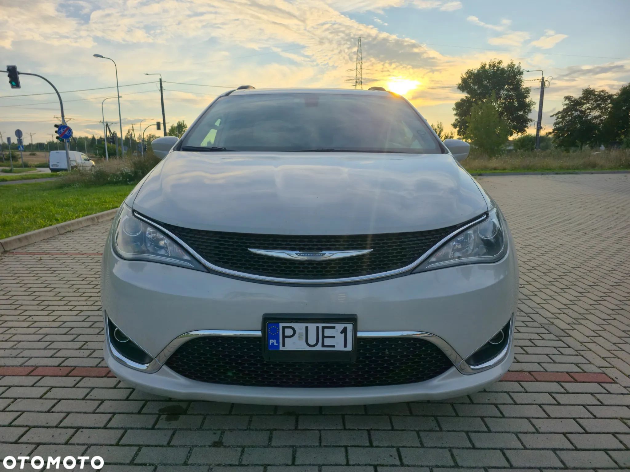 Chrysler Pacifica - 1