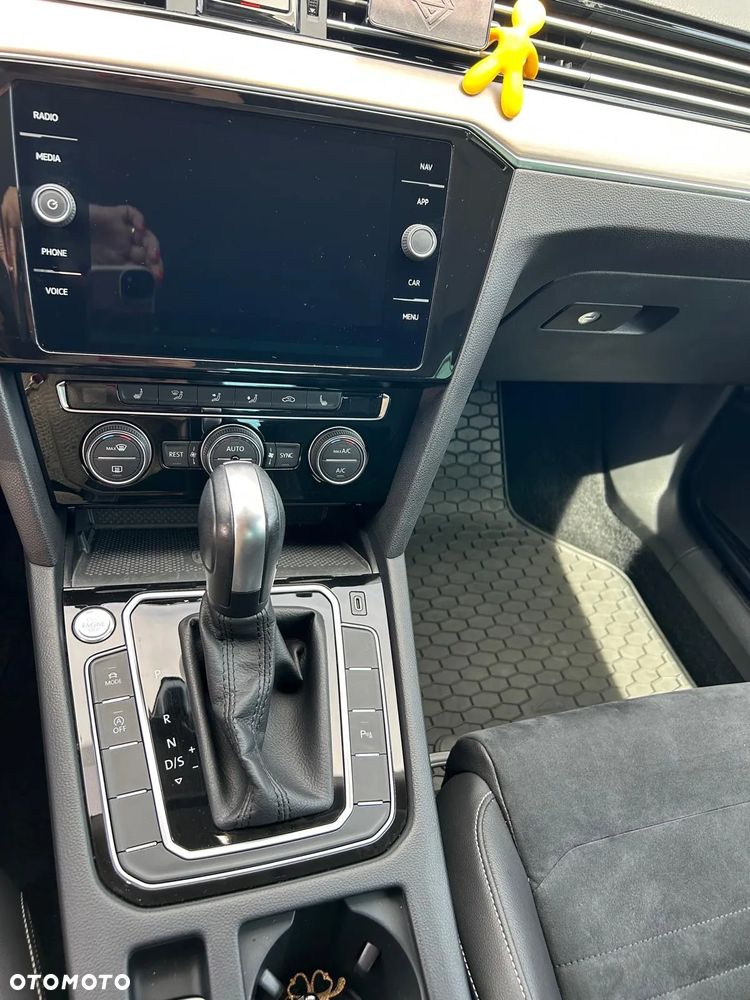 Volkswagen Passat - 12