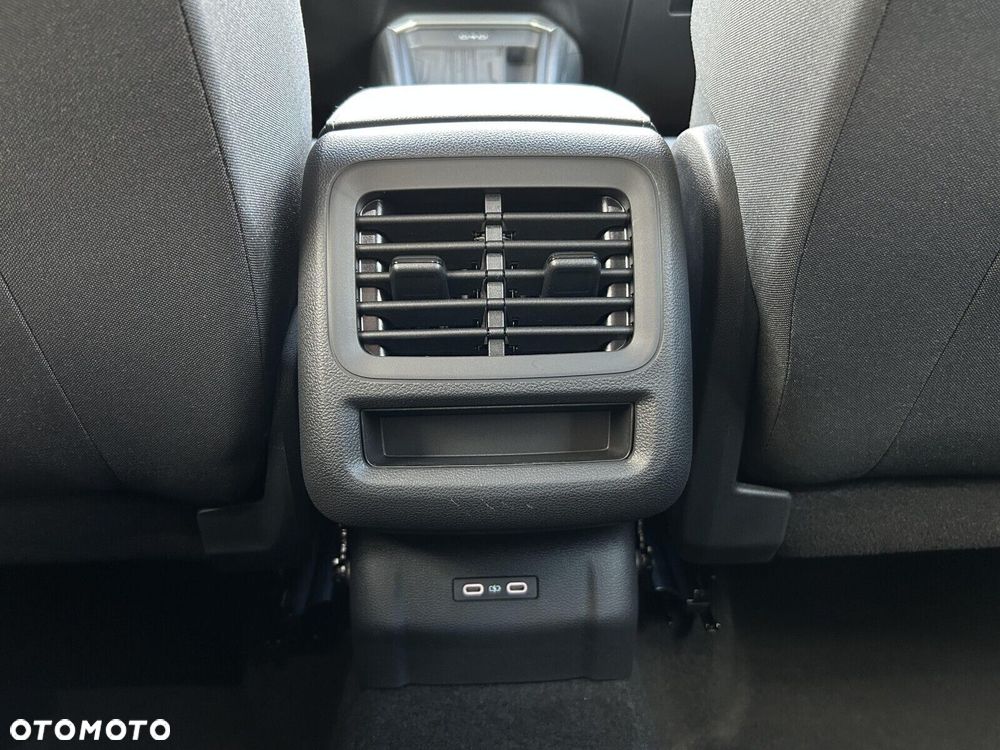 Volkswagen T-Roc - 29