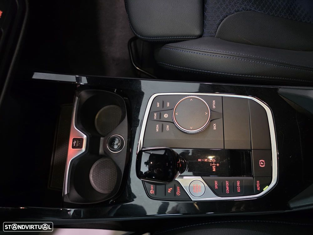 BMW 116 d Pack Desportivo M Auto - 16