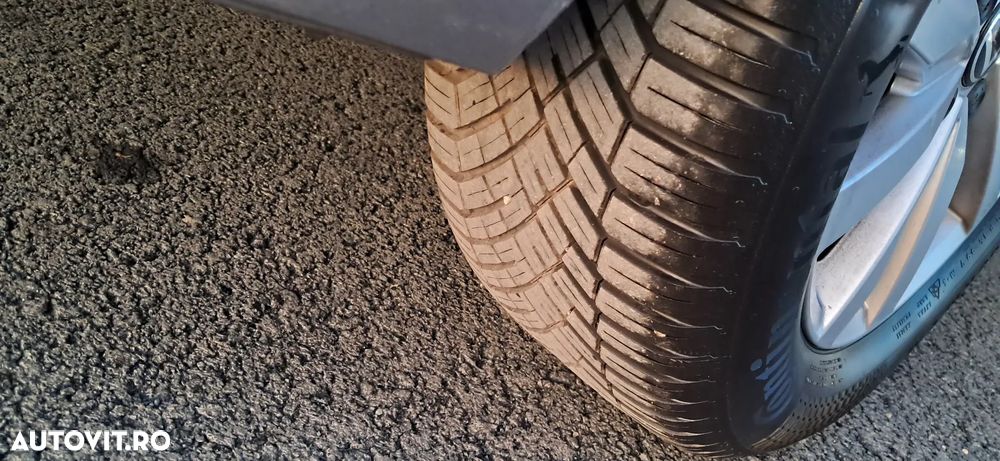 Volkswagen Passat Variant 2.0 TDI DSG (BlueMotion Technology) Comfortline - 17