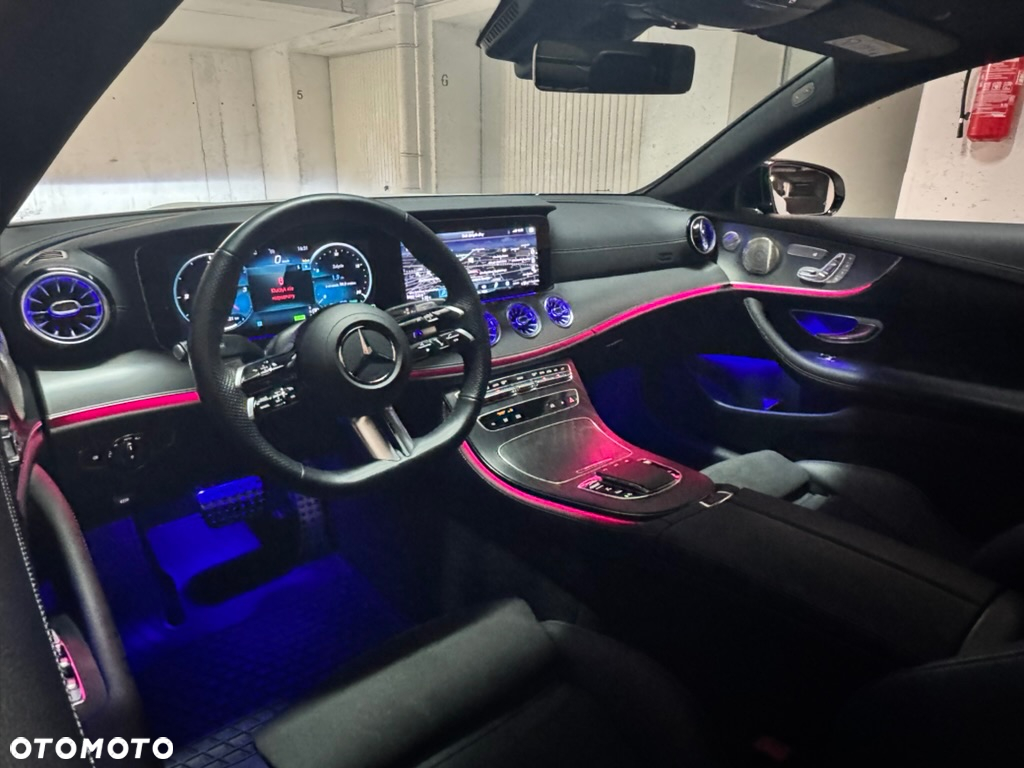 Mercedes-Benz Klasa E 200 Coupe 4-Matic 9G-TRONIC - 16