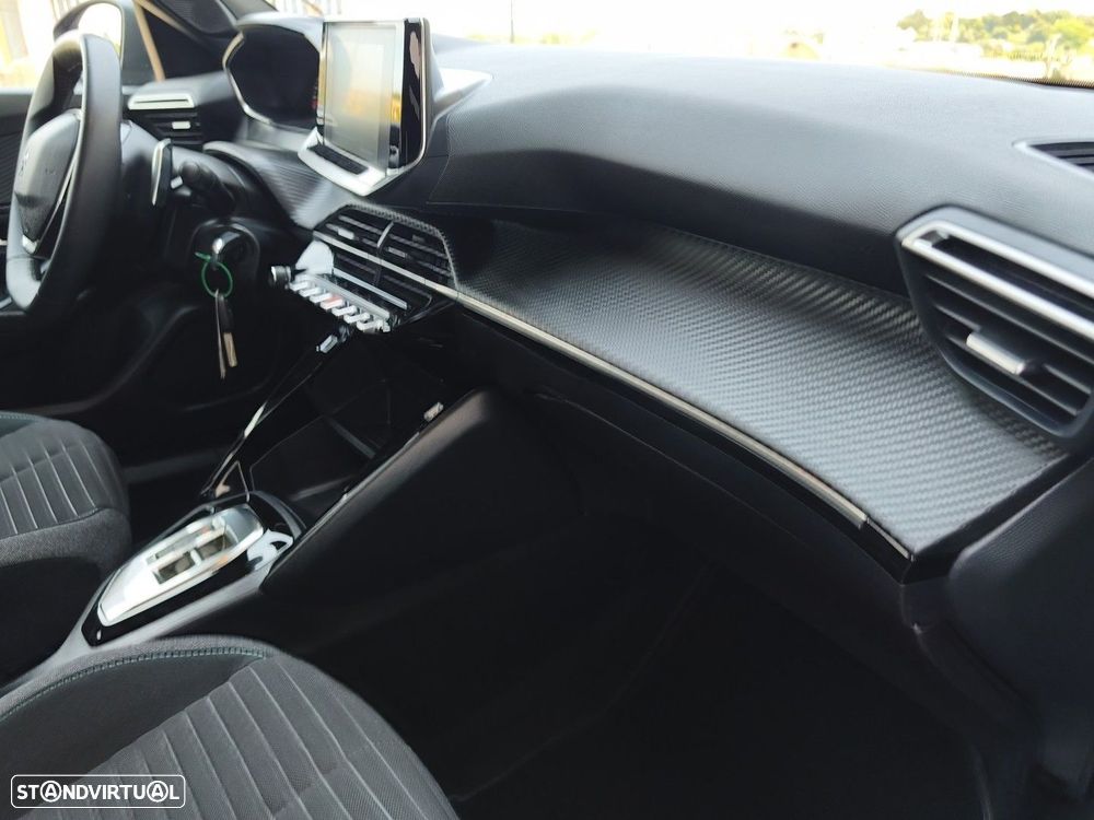 Peugeot 2008 PureTech 130 EAT8 Allure - 28