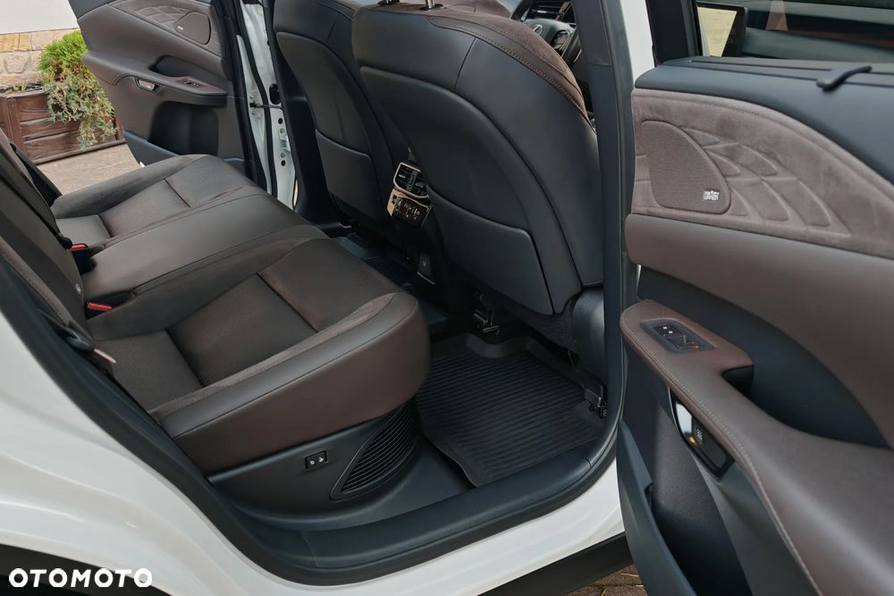 Lexus RX 450h+ Omotenashi - 11