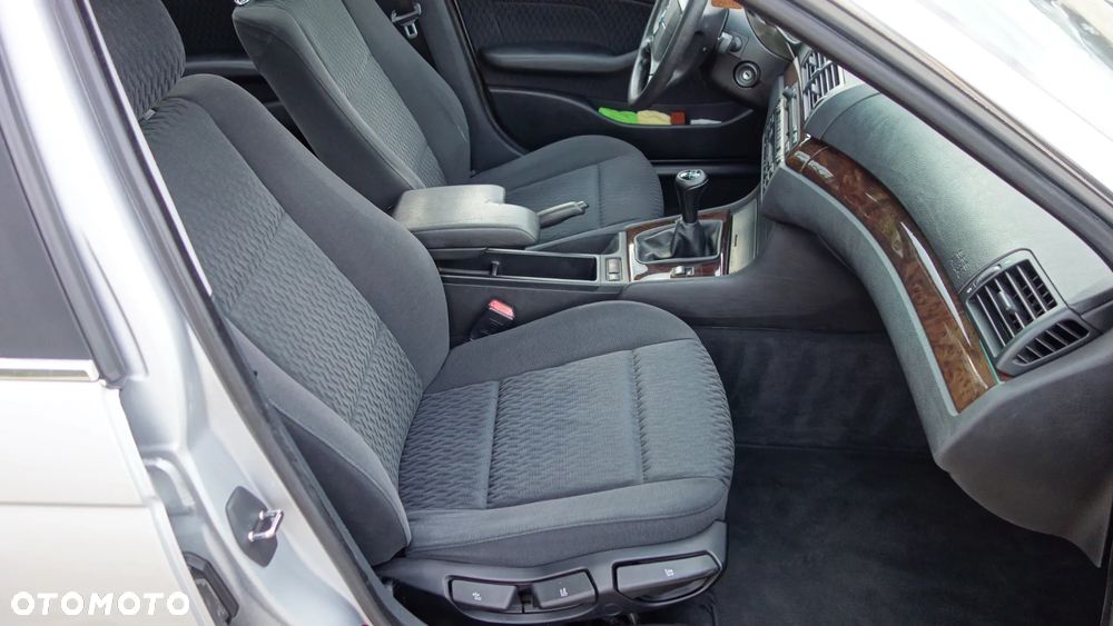 BMW Seria 3 320i - 12