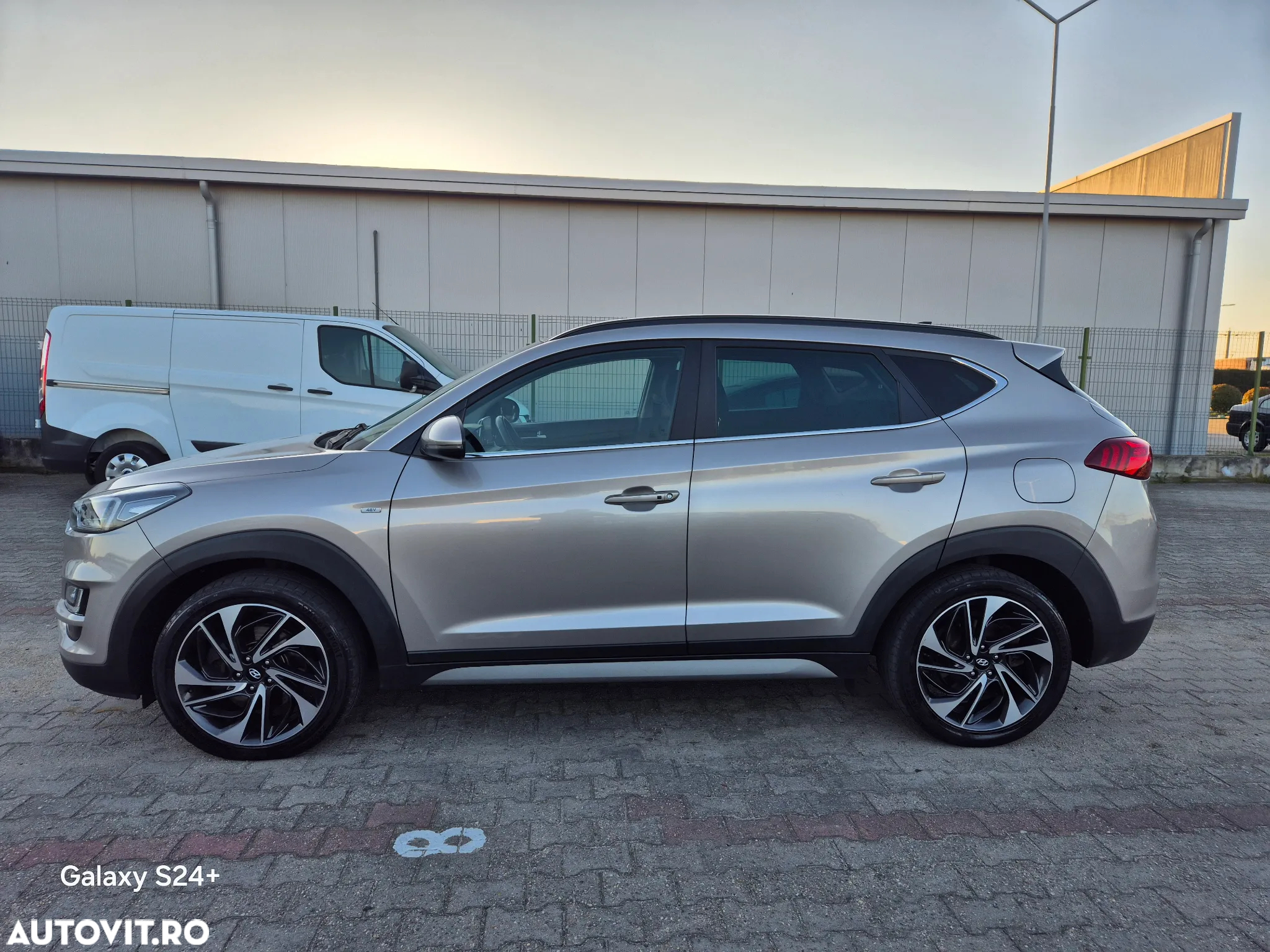 Hyundai Tucson 2.0 CRDI 4WD 6AT Premium+ - 12