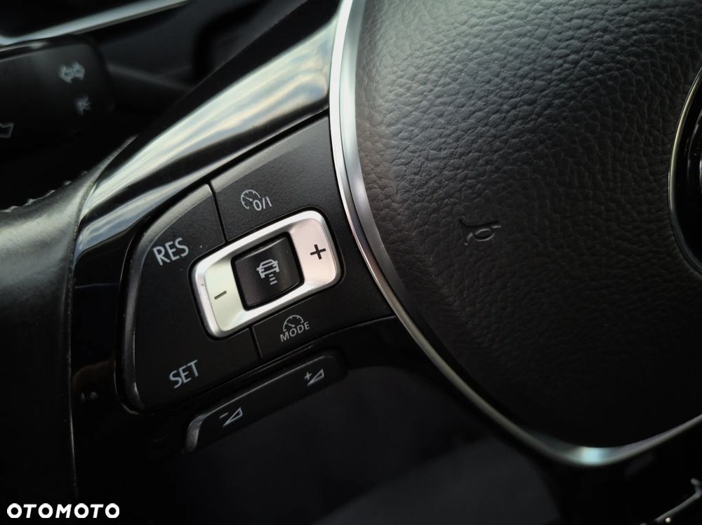 Volkswagen Passat 2.0 TDI (BlueMotion Technology) Highline - 18