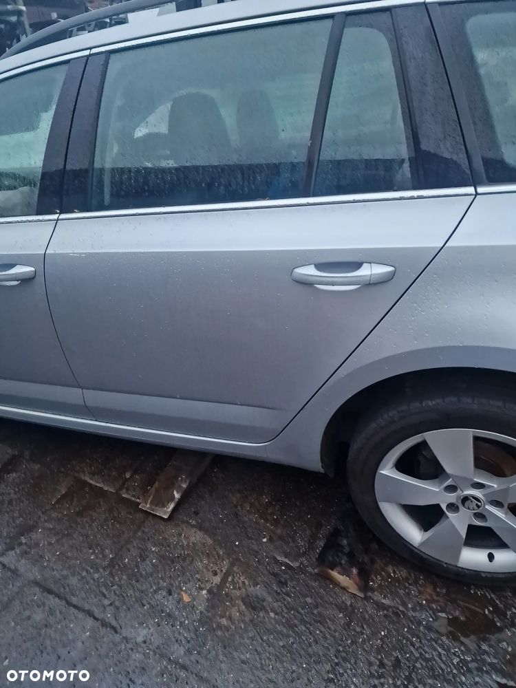Drzwi lewy tył skoda octavia III kombi w kolorze LA7W - 1