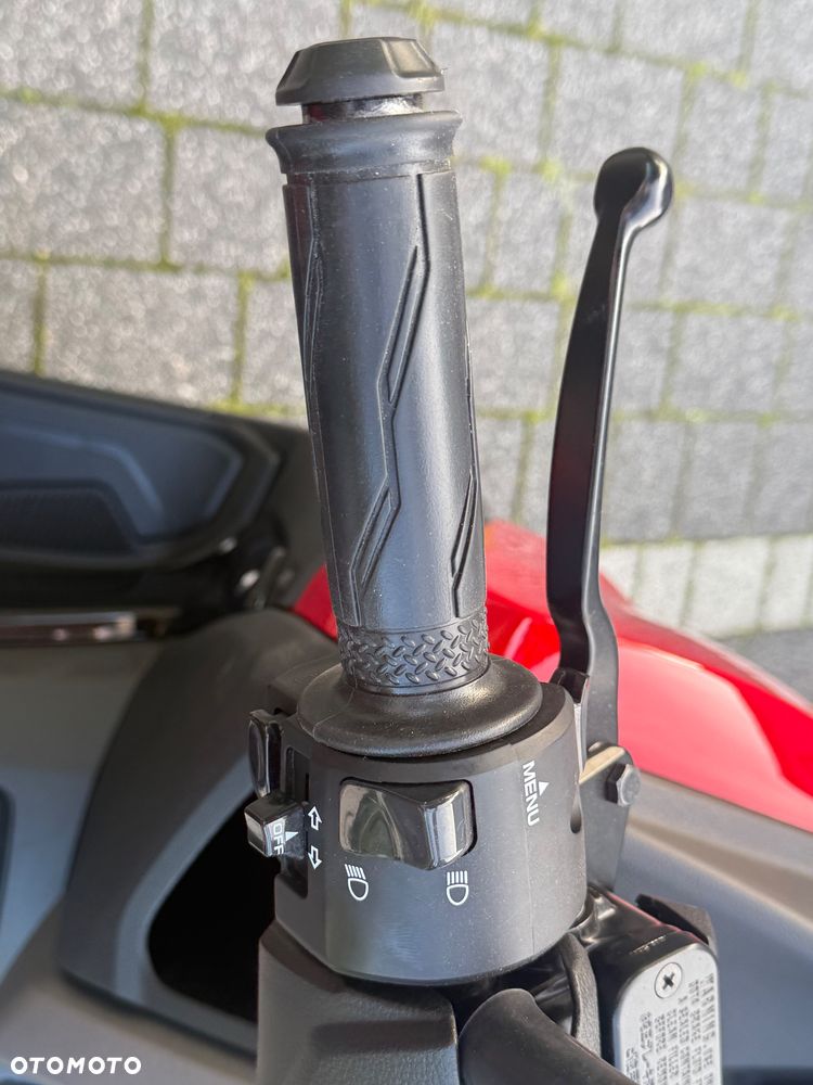 Yamaha NMAX - 12