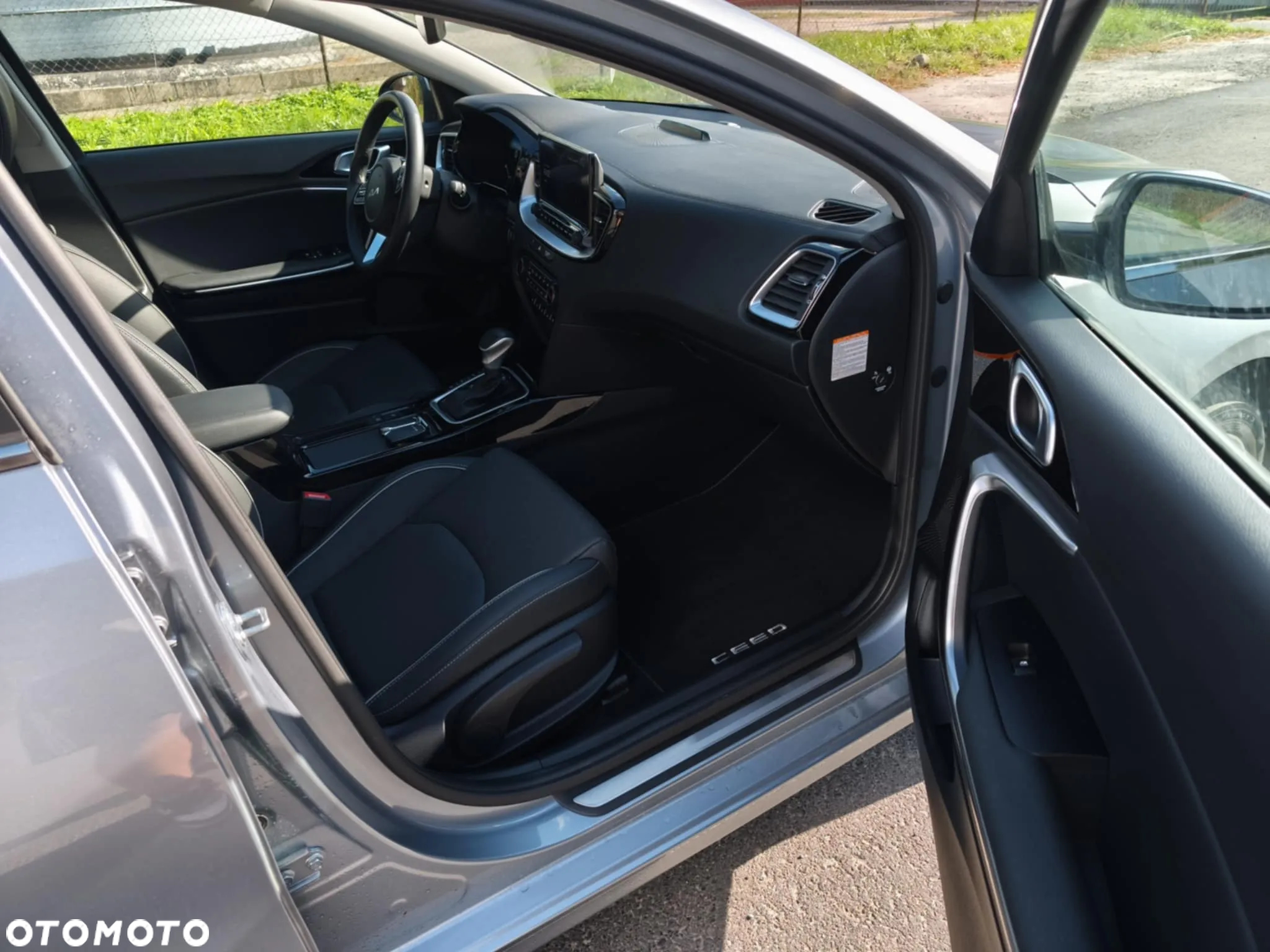 Kia Ceed - 33