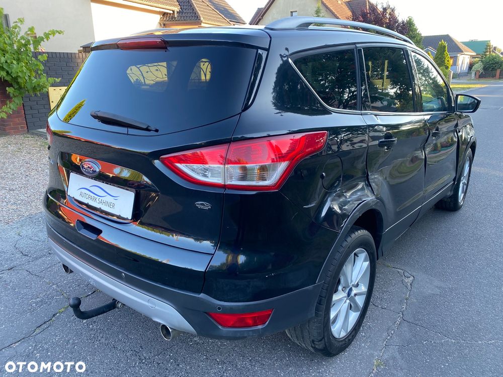 Ford Kuga 2.0 TDCi 2x4 Titanium - 4