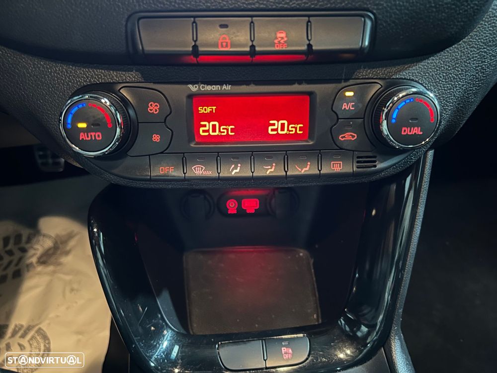 Kia Ceed 1.6 CRDi GT Line - 30