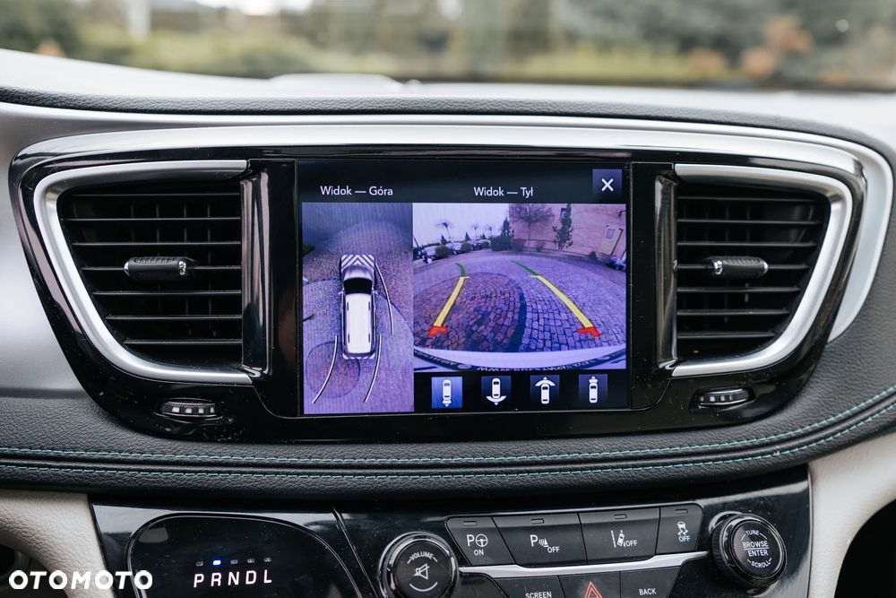 Chrysler Pacifica - 29