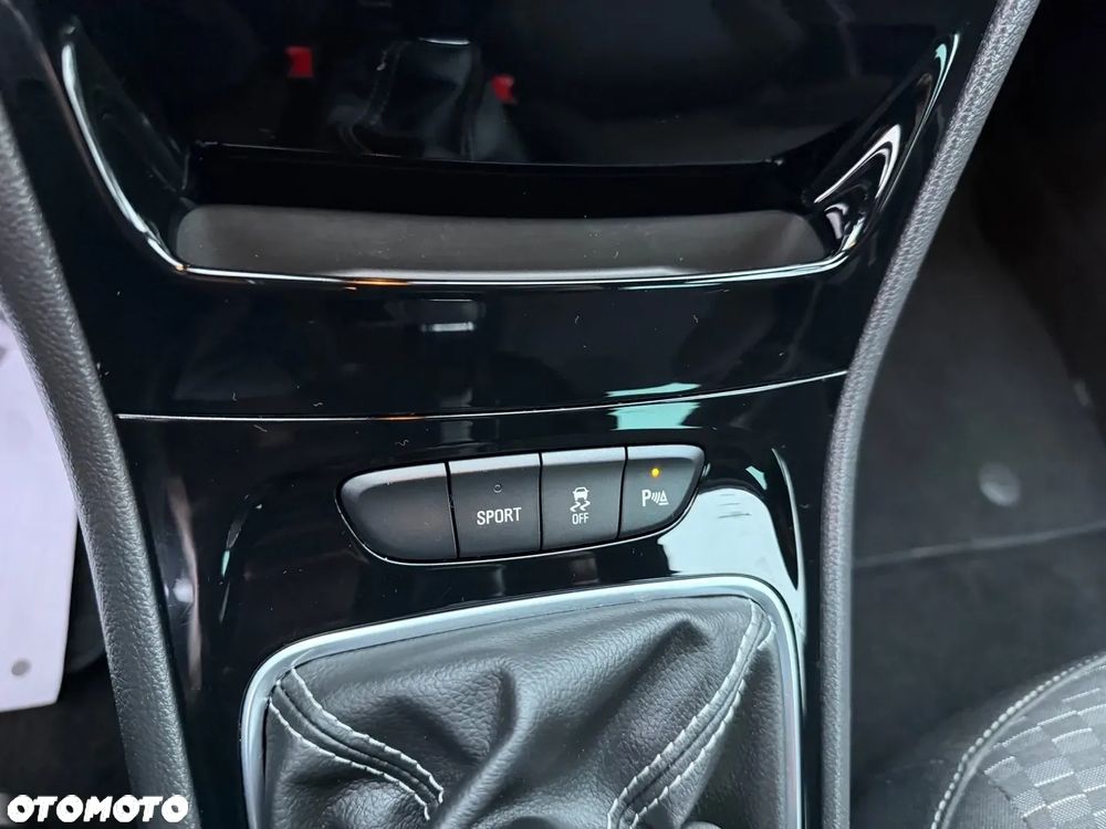 Opel Astra 1.4 Turbo Active - 24