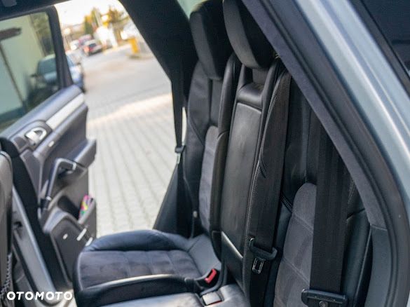 Porsche Cayenne GTS - 15