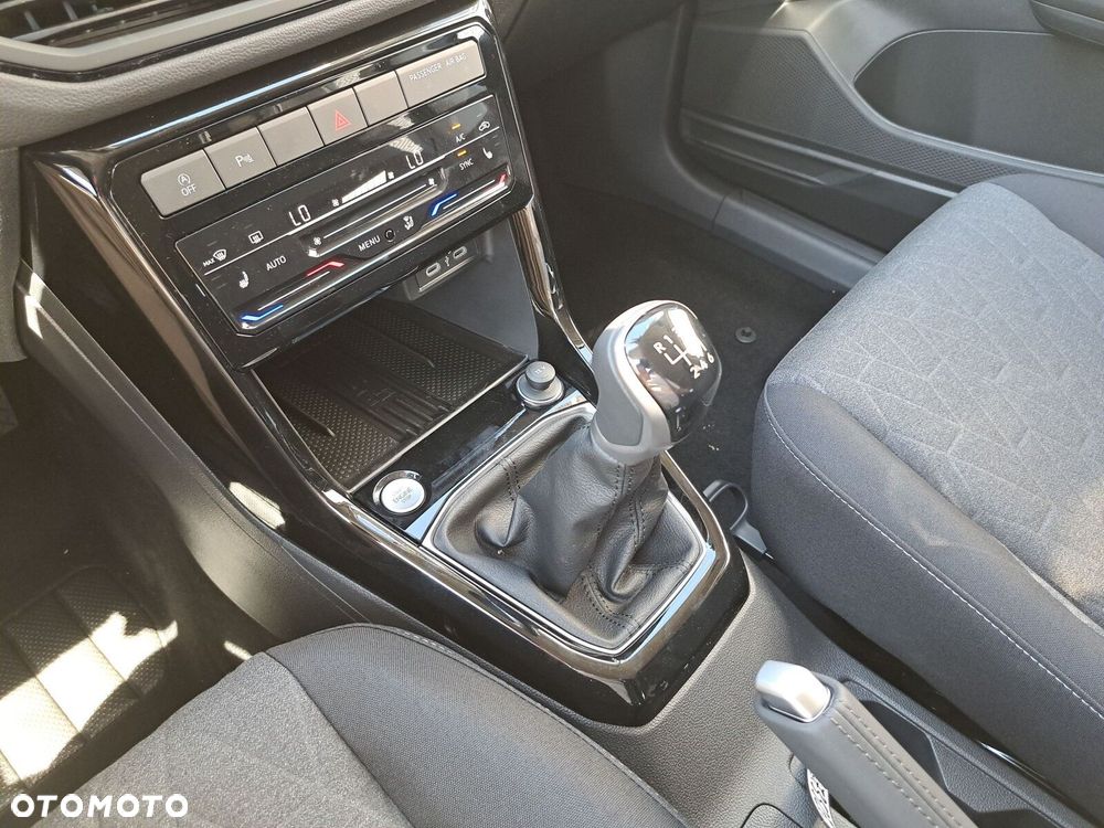 Volkswagen T-Cross - 17