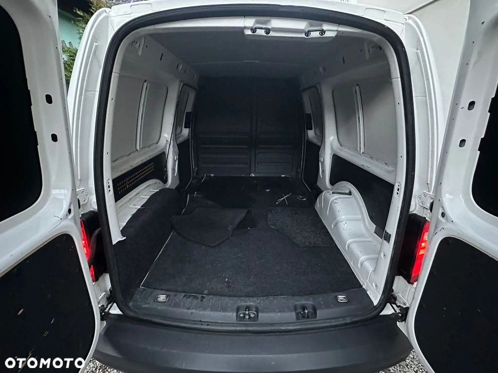 Volkswagen Caddy Maxi - 23