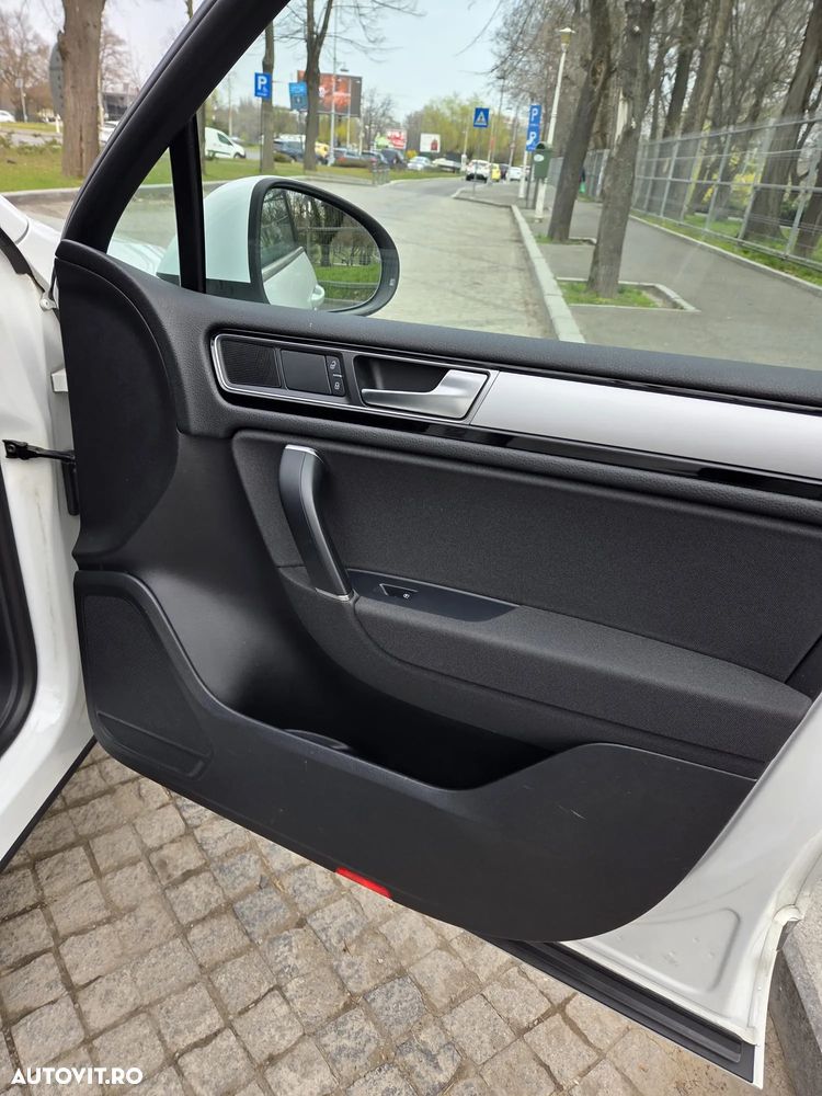 Volkswagen Touareg - 11