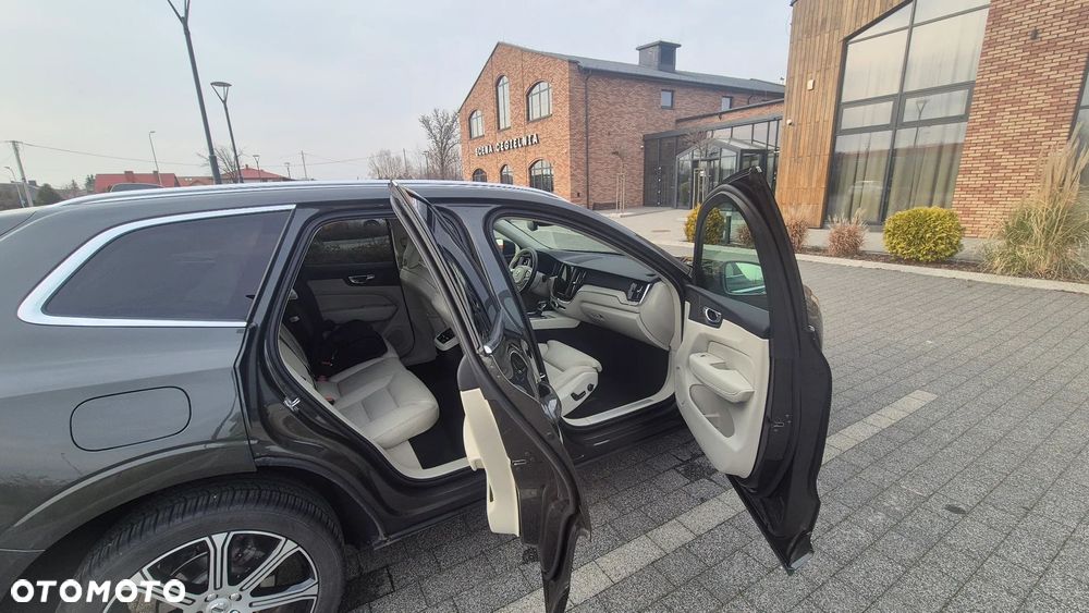 Volvo XC 60 T5 AWD Inscription - 4