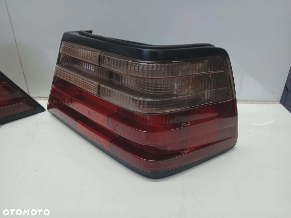 LAMPA LAMPY TYŁ TYLNE PRAWA LEWA KOMPLET MERCEDES E-KLASA W124 SEDAN - 6