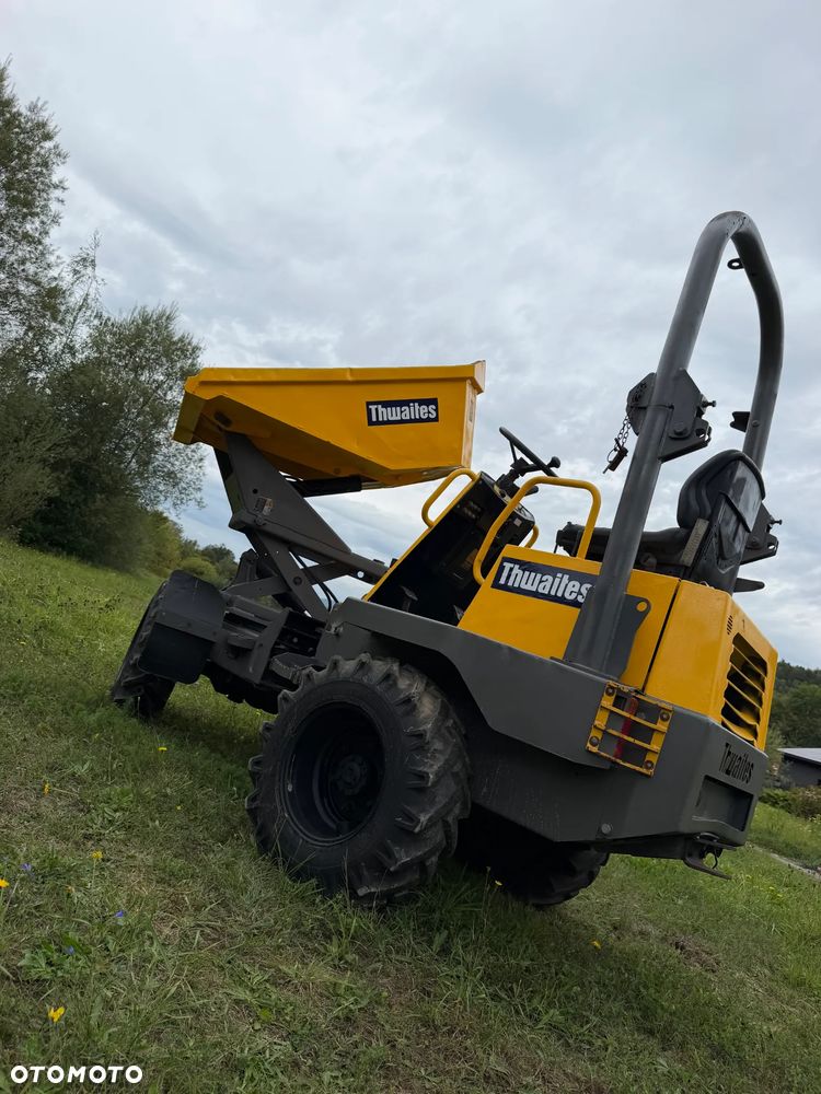 Thwaites Wozidło  Budowlane Rolnicze 4x4. Ładowność 1,5 tony. Obrót+Wysokie podnoszenie+KIPER Wysoki! Sprowadzone z Norweskiej szkółki roślinnej. Maszyna w bardzo ładnym stanie. Bez luzów i wycieków. Silnik Yanmar 3cyl. Potężna moc a maszyna bardzo mała i zwinna.  3 prędkośći jazdy. Oświetlenie rozbudowane LED. Wielka Okazja! Opony jak Nowe!  Górny wysyp i obrót! Tanio Polecam! - 17