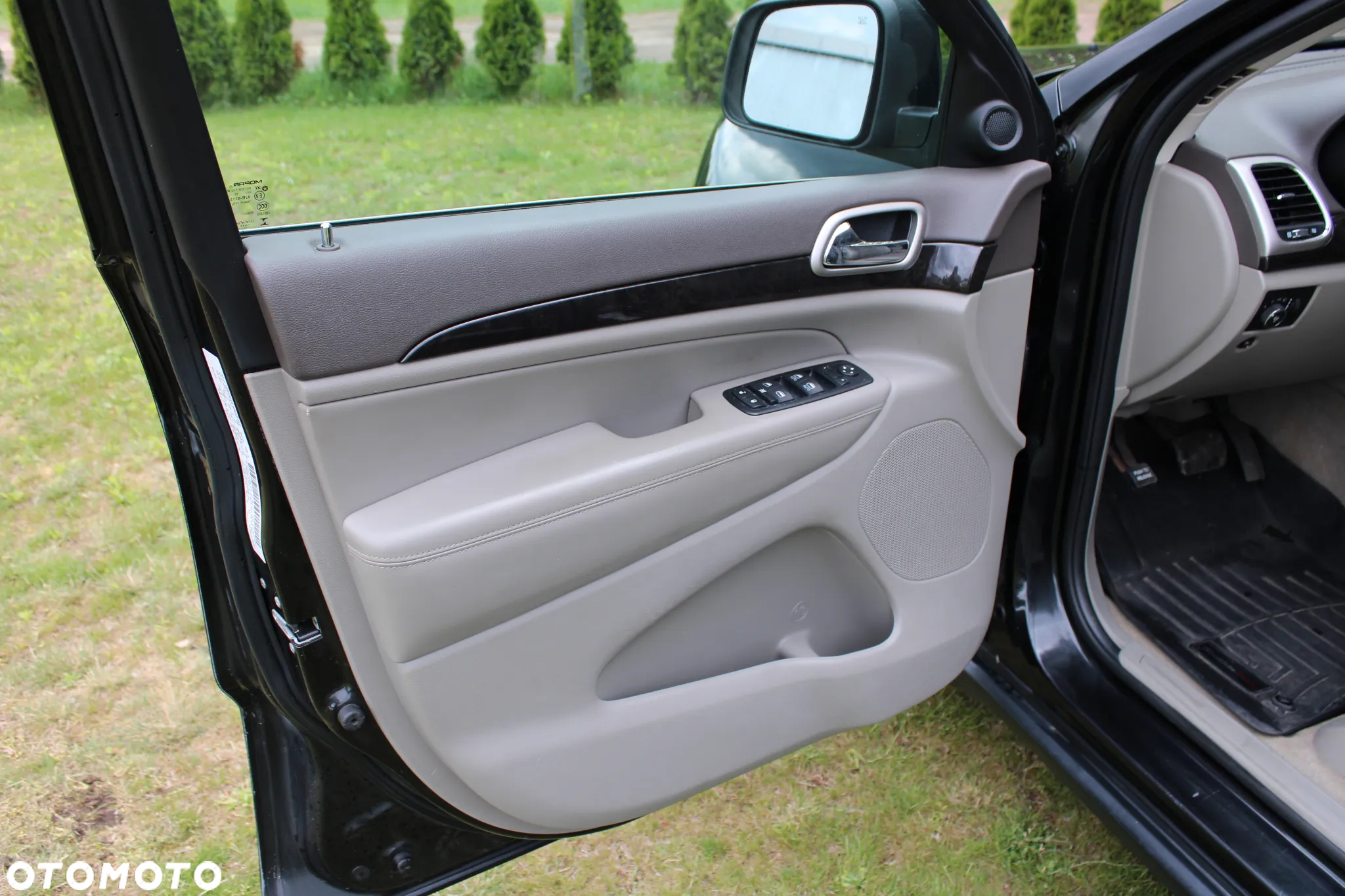Jeep Grand Cherokee - 31