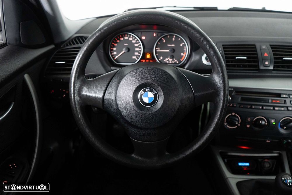 BMW 118 d Line Urban - 22