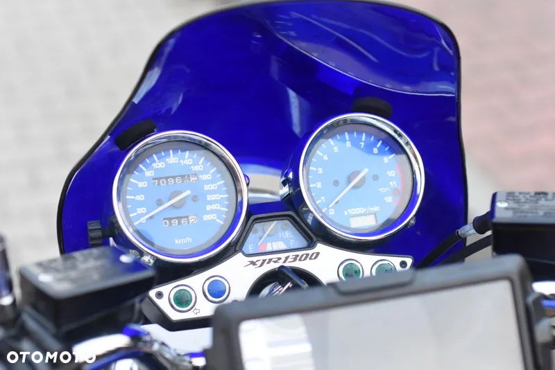 Yamaha XJR - 28