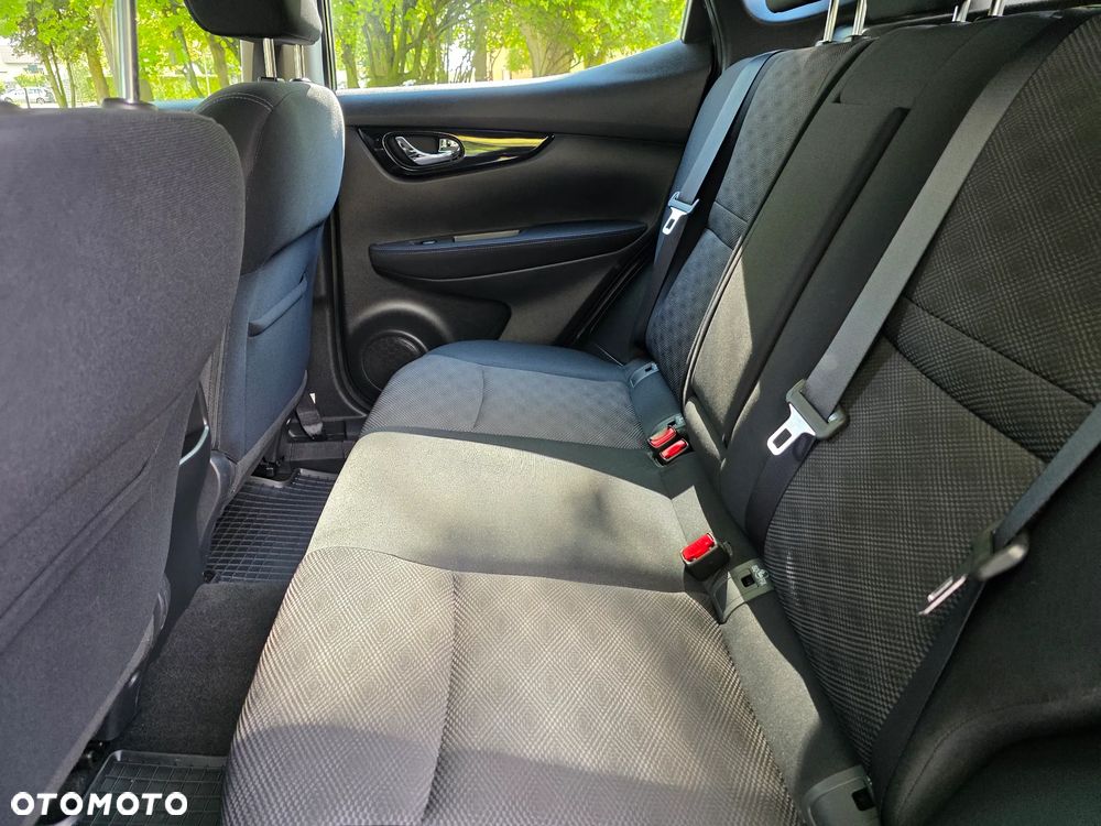 Nissan Qashqai 1.6 DIG-T N-Connecta - 23